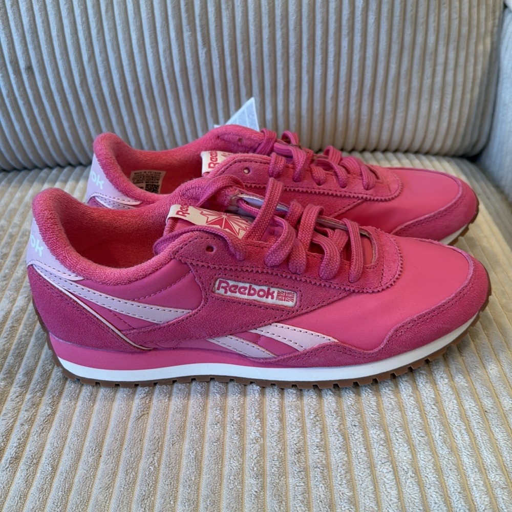 NWT Pink Reebok Classic AZ Sneakers